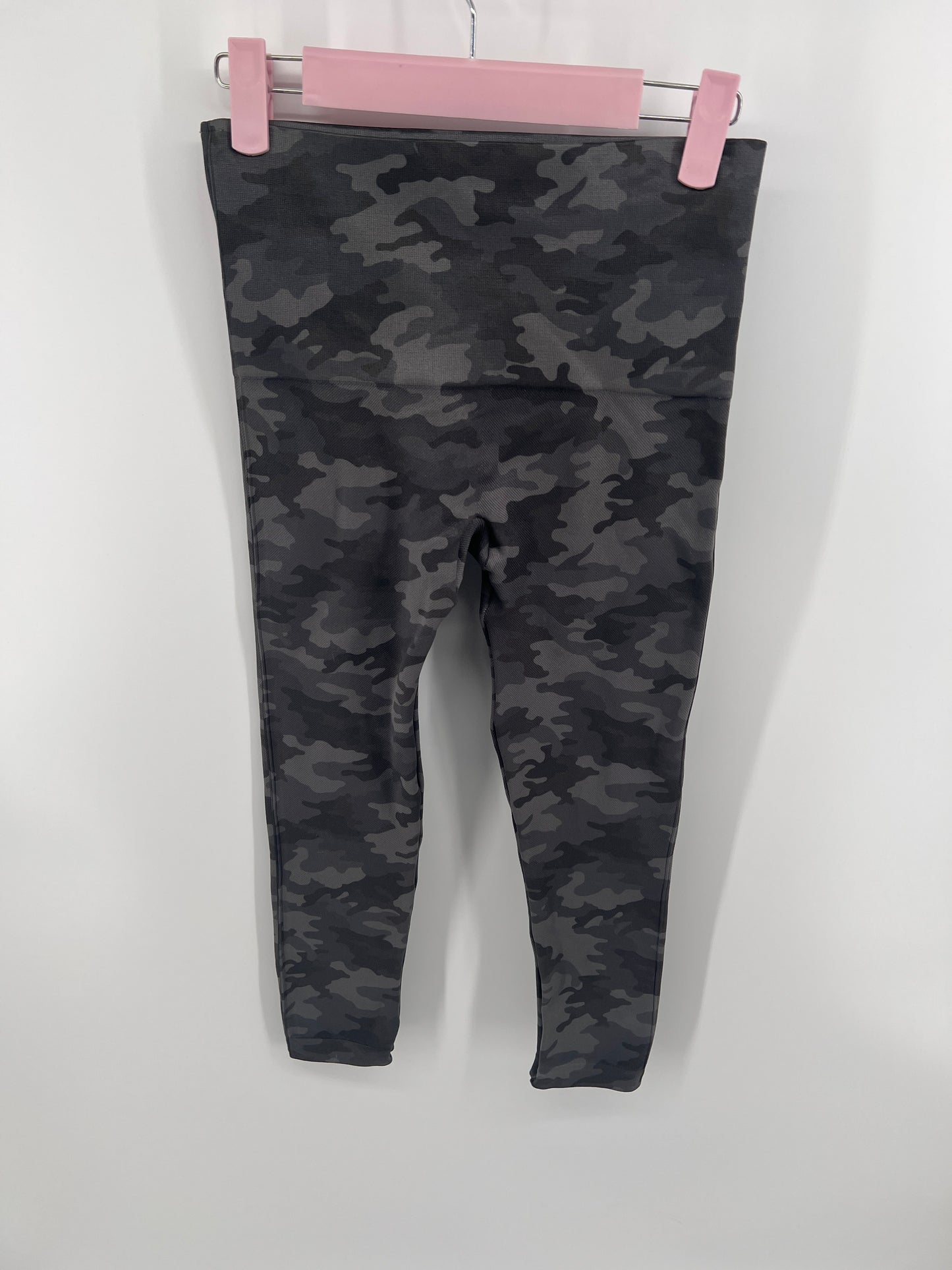 Spanx Look At Me Now Seamless Cropped Leggings Size M NWT